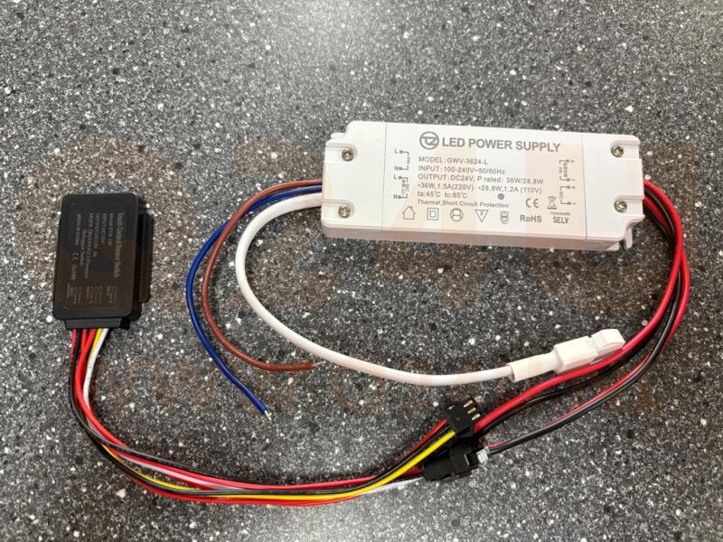 Driver LED 24V 3A 36W avec interrupteur tactile et sortie 230V pour chauffage de miroir – Modèle GWV-3624-L